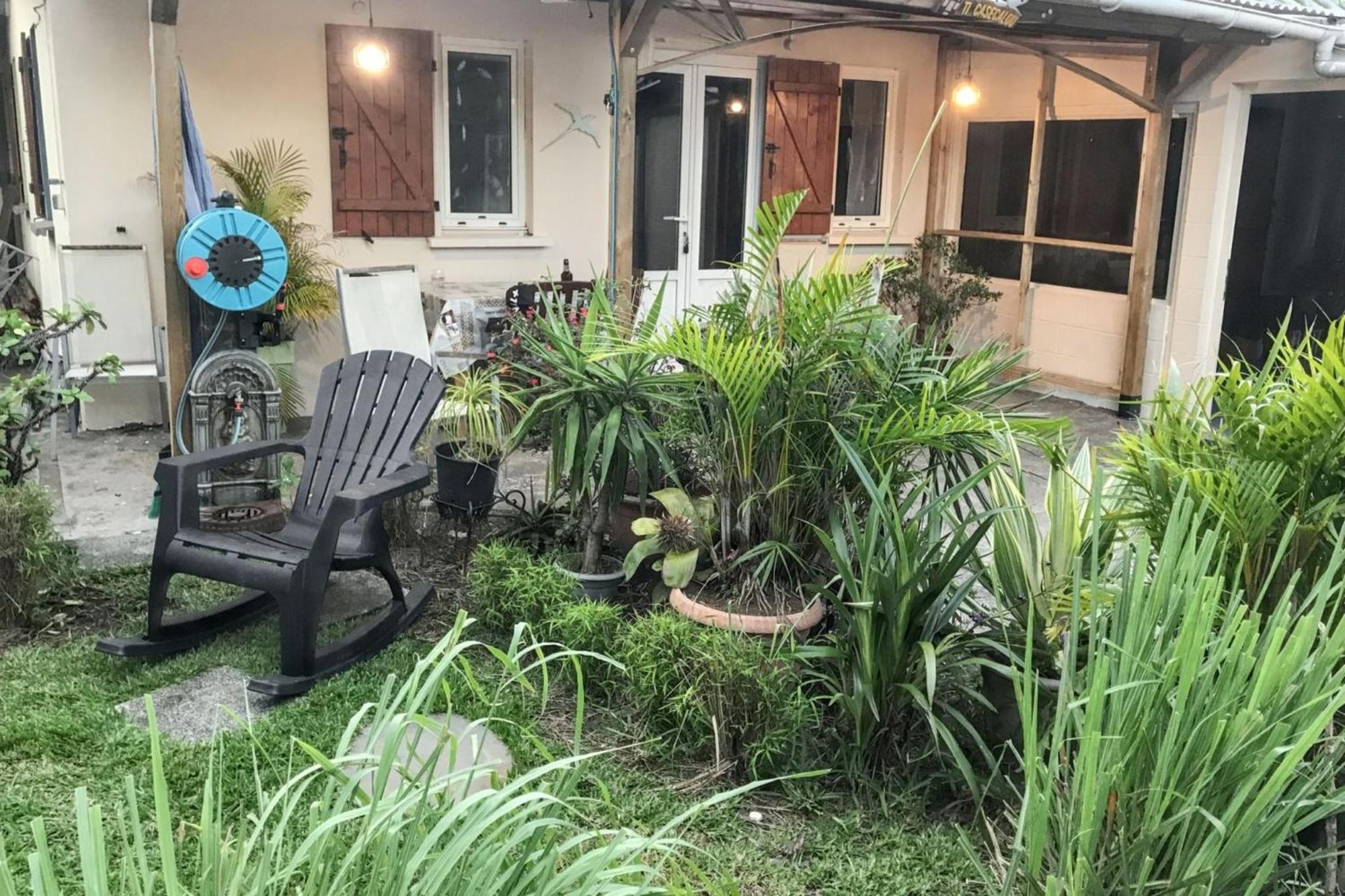 Maison Charmante A Bras-Panon Avec Piscine Et Jardin Esterno foto