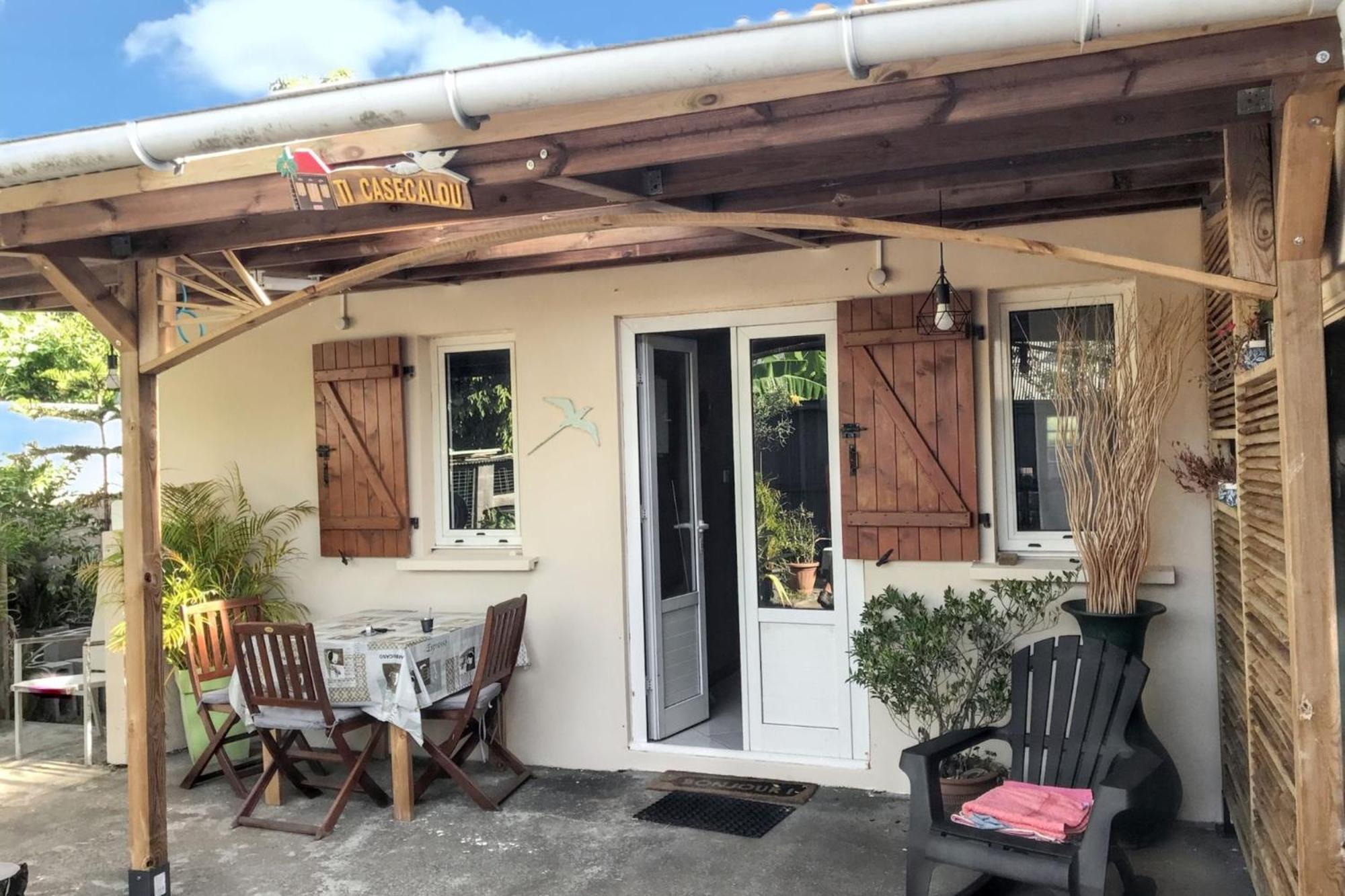 Maison Charmante A Bras-Panon Avec Piscine Et Jardin Esterno foto